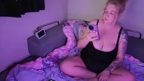 MISS ONYX online show from May 27, 2026, 12:40 am