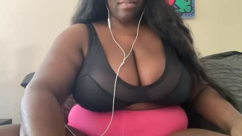 Snapshot of onyxxxmoonwater chatting on May 13, 2026, 12:08 am onyxxxmoonwater online show from May 13, 2026, 12:08 am