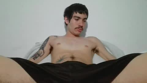 onzas_ online show from February 17, 2026, 7:49 am