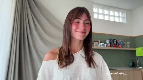 Snapshot of oofbabe__ chatting on June 5, 2026, 10:48 pm Helen online show from June 5, 2026, 10:48 pm