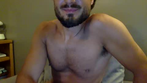 Snapshot of oofthatstuff chatting on June 7, 2026, 5:11 am oofthatstuff online show from June 7, 2026, 5:11 am