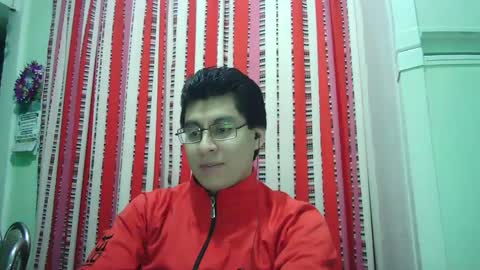 oomaurooo online show from December 15, 2024, 5:45 am