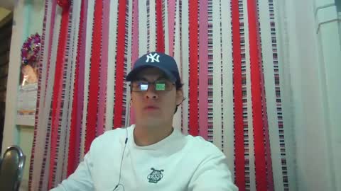 oomaurooo online show from December 26, 2024, 6:19 am