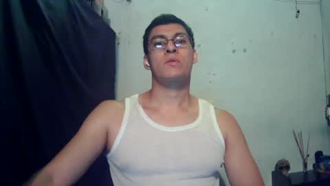 Snapshot of oomaurooo chatting on June 18, 2026, 4:35 am oomaurooo online show from June 18, 2026, 4:35 am