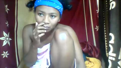 Snapshot of oooozafiette chatting on June 8, 2026, 7:14 pm oooozafiette online show from June 8, 2026, 7:14 pm