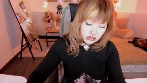 Snapshot of opalnova23 chatting on April 27, 2026, 5:00 pm Nova online show from April 27, 2026, 5:00 pm