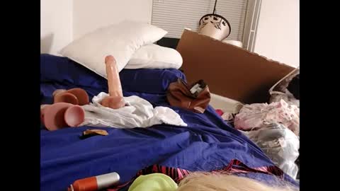 TsJojo online show from February 3, 2025, 4:04 am