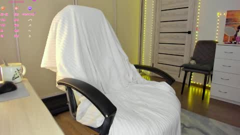 Snapshot of ophelia_mm chatting on May 6, 2026, 2:51 am Ophelia online show from May 6, 2026, 2:51 am