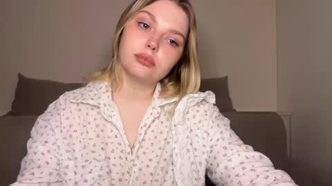 Ophelia online show from March 31, 2026, 10:10 pm