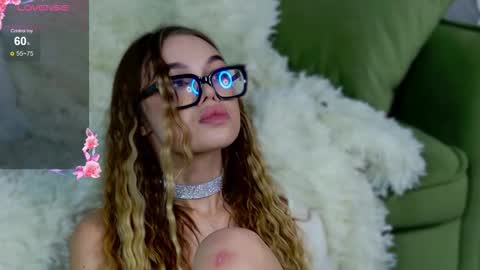 Snapshot of opheliarizz chatting on March 1, 2026, 4:42 pm Ophelia online show from March 1, 2026, 4:42 pm