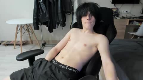 Bella and John online show from March 25, 2026, 6:47 pm