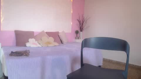 Ora Larson online show from January 9, 2026, 12:08 pm