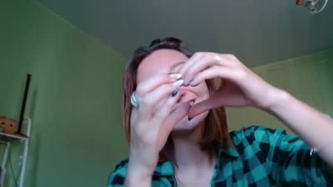 Snapshot of orange___melani chatting on September 17, 2025, 10:28 am Melani online show from September 17, 2025, 10:28 am