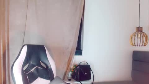 Oriana braom online show from February 19, 2025, 9:50 am