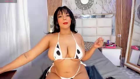 Snapshot of oriana_davis chatting on June 16, 2026, 12:24 am Oriana online show from June 16, 2026, 12:24 am