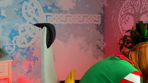 Orianna -  Hi Im into geek culture cosplay crafting LARP games. Shall we play DnD online show from December 25, 2024, 9:13 am