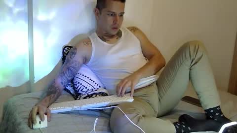 Orienzo online show from February 28, 2026, 4:13 am