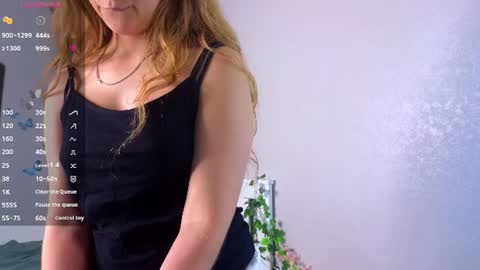 Snapshot of orivienne chatting on June 28, 2026, 4:02 pm Dolores online show from June 28, 2026, 4:02 pm