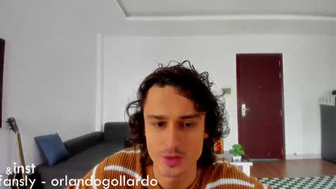 Snapshot of orlando__bloom chatting on January 15, 2025, 1:34 am Fansly and Instagram - online show from January 15, 2025, 1:34 am