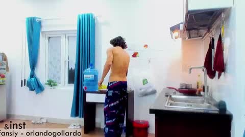 Snapshot of orlando__bloom chatting on February 8, 2025, 11:33 am Fansly and Instagram - online show from February 8, 2025, 11:33 am