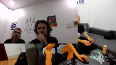 Snapshot of orlando__bloom chatting on March 5, 2025, 2:12 pm Fansly and Instagram - online show from March 5, 2025, 2:12 pm