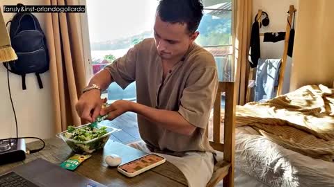 Snapshot of orlando__bloom chatting on December 3, 2025, 9:18 am Fansly and Instagram - online show from December 3, 2025, 9:18 am