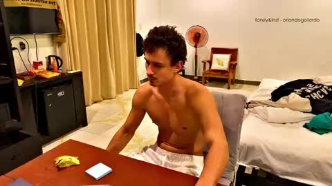 Snapshot of orlando__bloom chatting on February 9, 2026, 3:05 pm Fansly and Instagram - online show from February 9, 2026, 3:05 pm