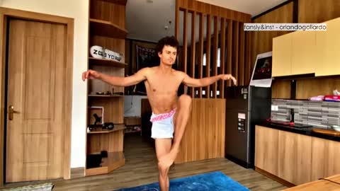 Fansly and Instagram -  online show from April 3, 2026, 6:22 am