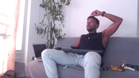 orlando_horny online show from September 25, 2025, 9:07 pm