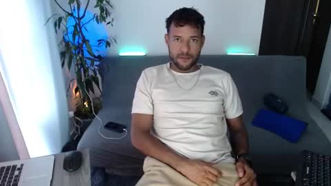 orlando_horny online show from October 6, 2025, 3:20 pm