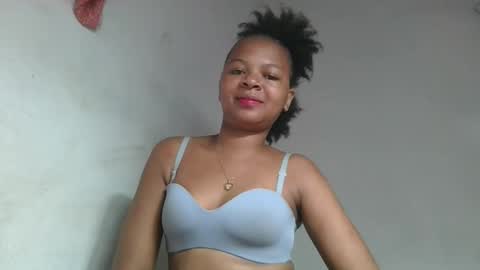 ornellahhh online show from October 3, 2025, 3:42 pm