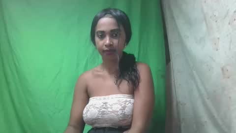 ornellahhh online show from December 17, 2025, 5:57 am