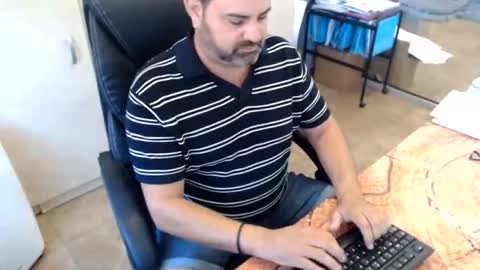 Snapshot of oscar_msng chatting on June 17, 2026, 3:57 pm Oscar online show from June 17, 2026, 3:57 pm