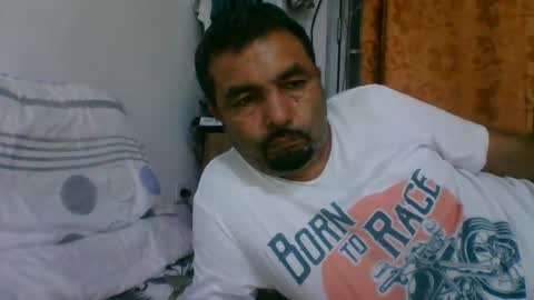 oscarjhe3512 online show from February 18, 2026, 1:56 am