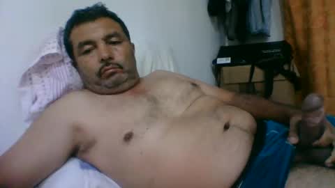 oscarjhe3512 online show from March 24, 2026, 2:38 am