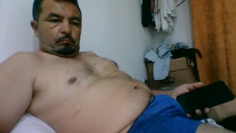 oscarjhe3512 online show from April 22, 2026, 1:08 am