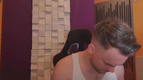 Oscar Steel Savage online show from March 6, 2025, 8:05 pm