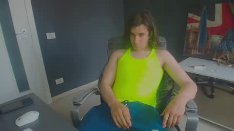 Snapshot of oscarwills chatting on June 2, 2026, 12:40 pm OscarWills online show from June 2, 2026, 12:40 pm