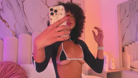 Snapshot of oshun_25 chatting on November 22, 2025, 12:15 pm Oshun online show from November 22, 2025, 12:15 pm