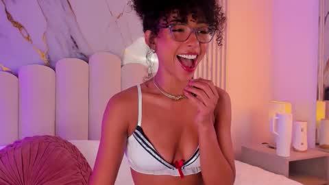 Snapshot of oshun_25 chatting on November 29, 2025, 12:41 pm Oshun online show from November 29, 2025, 12:41 pm