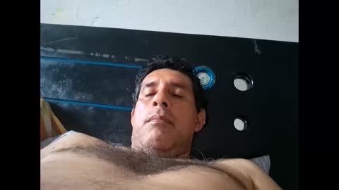 Snapshot of ositofelizx40 chatting on December 1, 2024, 8:42 pm EDI online show from December 1, 2024, 8:42 pm