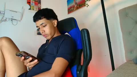 ostin 18hot online show from April 28, 2026, 2:27 am