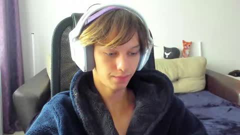 Ostin online show from October 22, 2025, 6:35 am