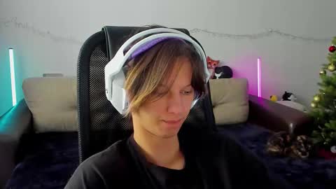 Ostin online show from December 21, 2025, 5:58 am