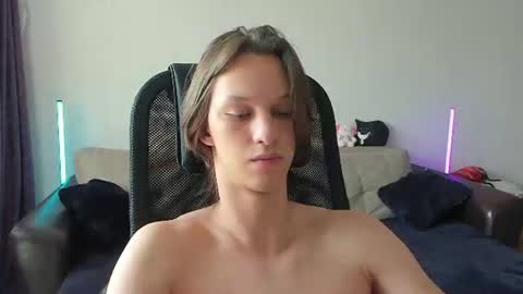 Snapshot of ostin_meoww chatting on July 9, 2026, 9:35 am Ostin online show from July 9, 2026, 9:35 am