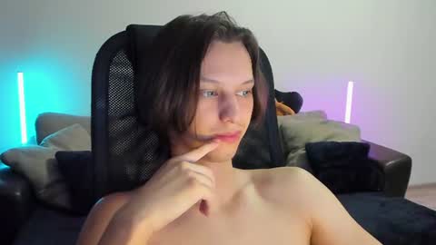 Snapshot of ostin_meoww chatting on July 24, 2026, 6:28 pm Ostin online show from July 24, 2026, 6:28 pm