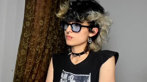 Otto 3 online show from December 11, 2024, 10:06 pm