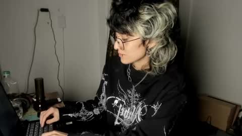 Otto 3 online show from March 12, 2025, 5:57 am