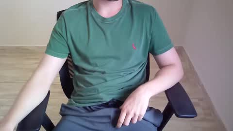 Snapshot of outroemail1807 chatting on February 19, 2026, 3:52 pm outroemail1807 online show from February 19, 2026, 3:52 pm