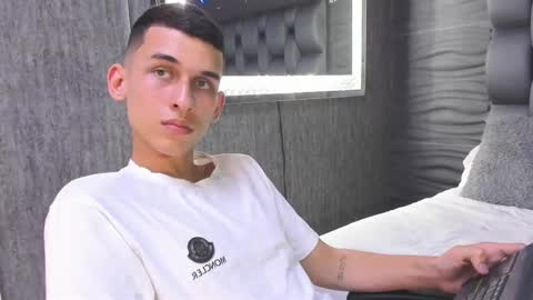 Snapshot of owen_stone1 chatting on February 21, 2025, 4:29 am owen_stone1 online show from February 21, 2025, 4:29 am